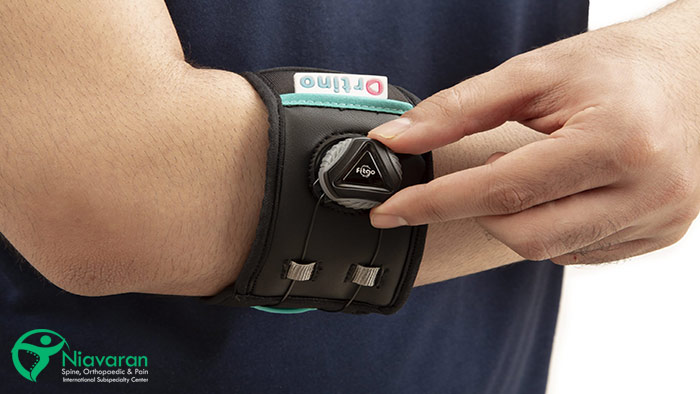 بستن بریس برای درمان تنیس البو