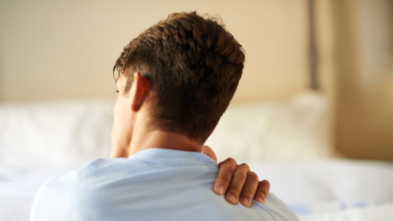 علت درد بین دو کتف